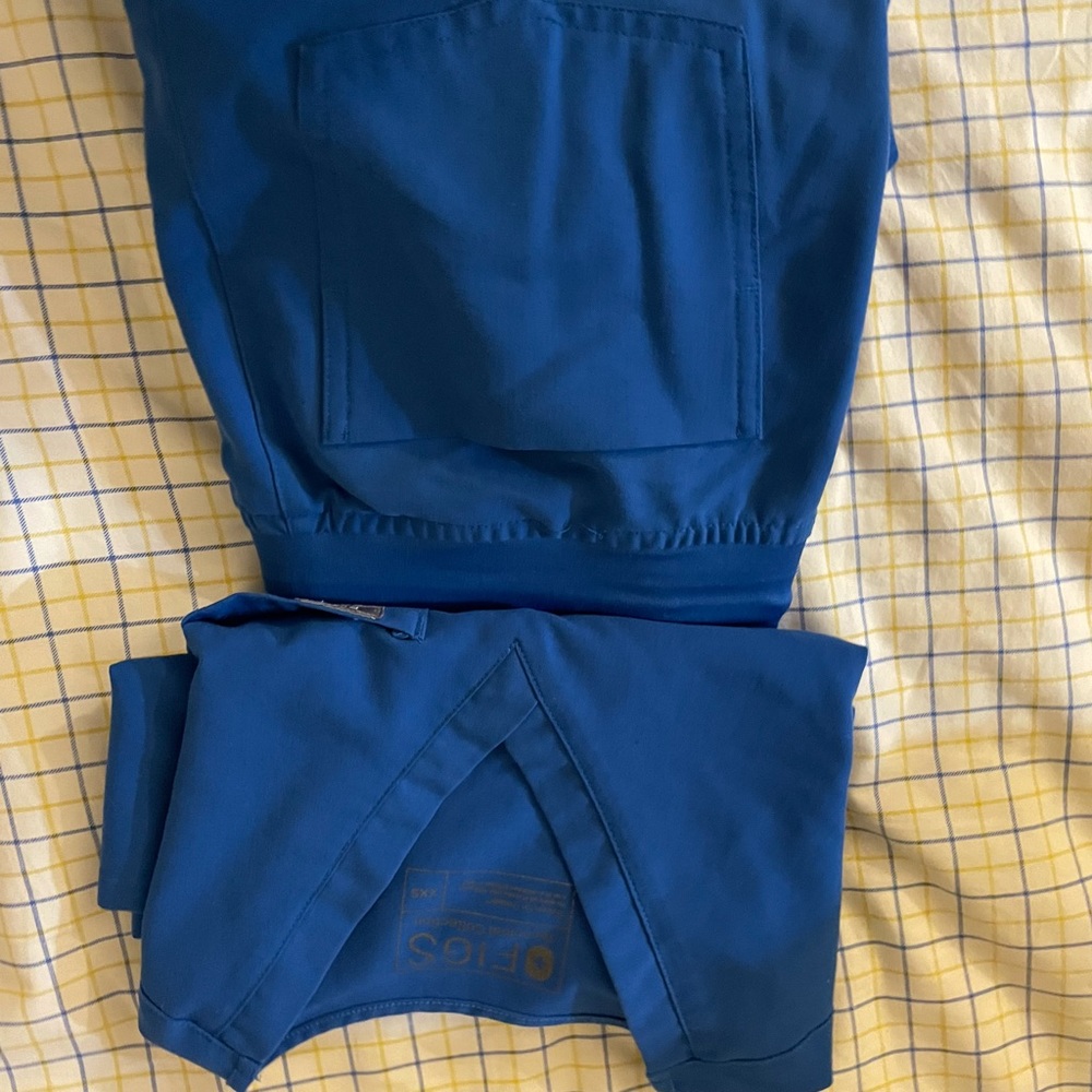 royal blue set 
caterina xxs top
zamora xxs p bottom